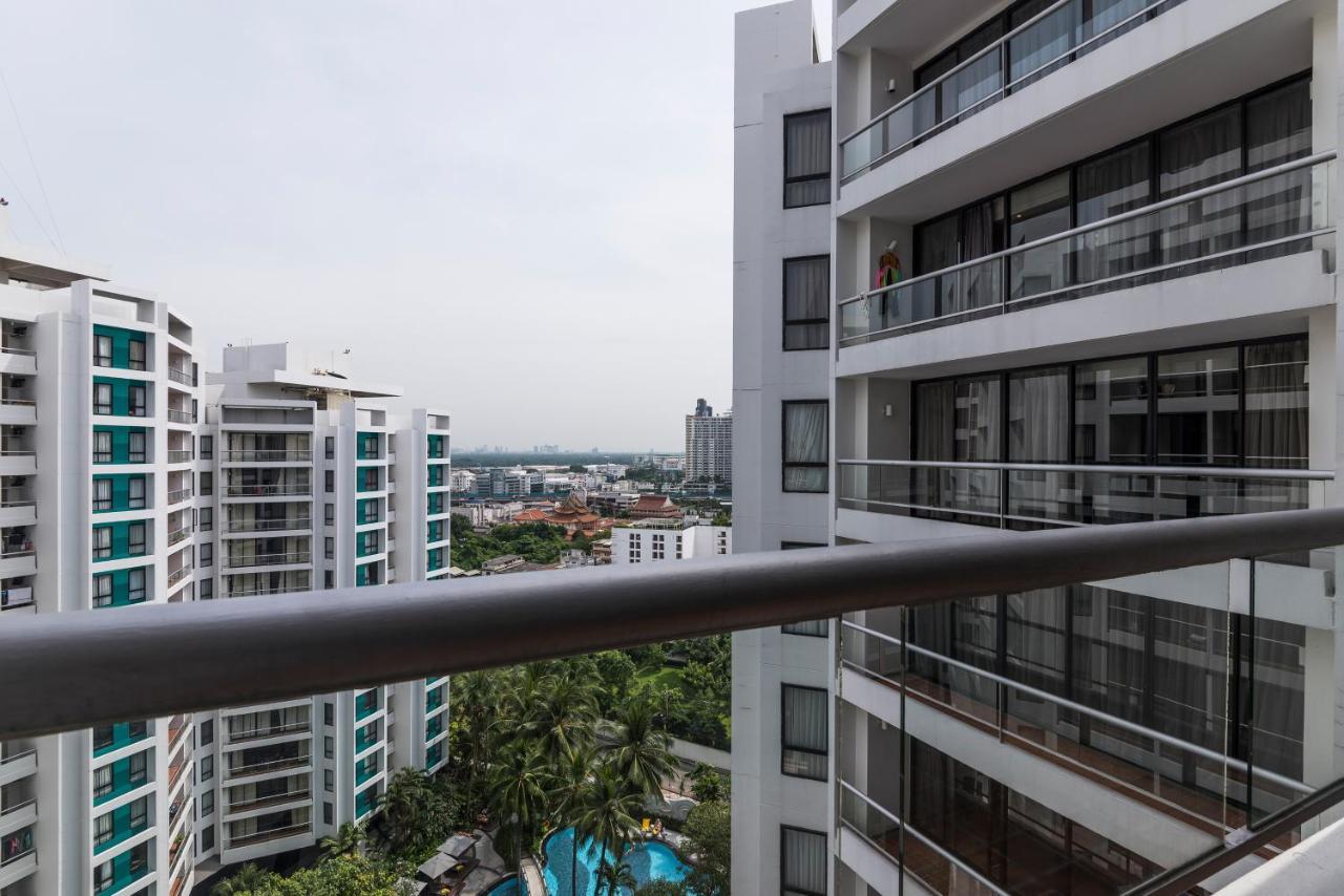 Grand Deluxe One-Bedroom King