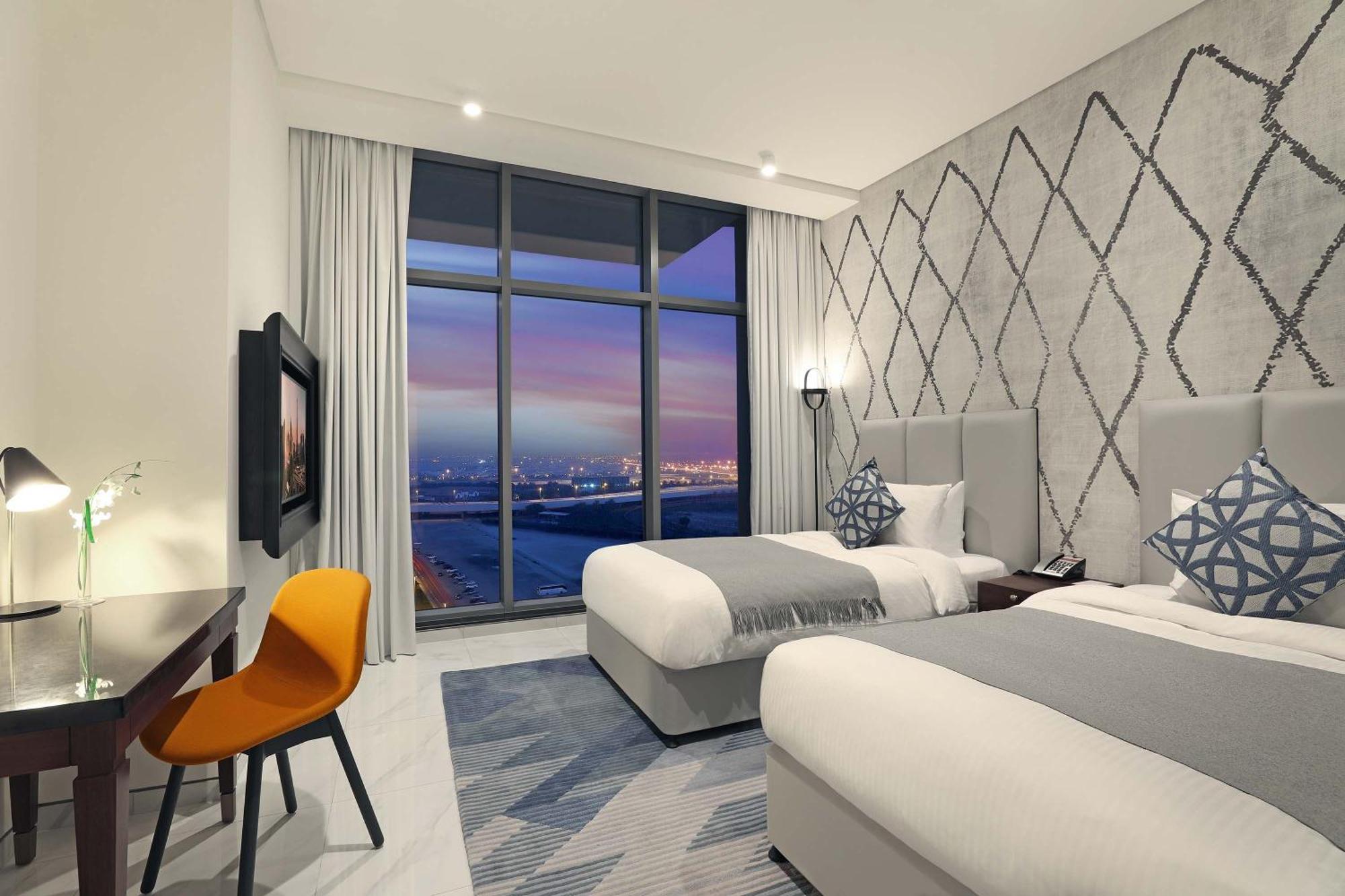 Executive Three Bedroom Apartment Burj Khalifa View Terrace Beach Mall Shuttle