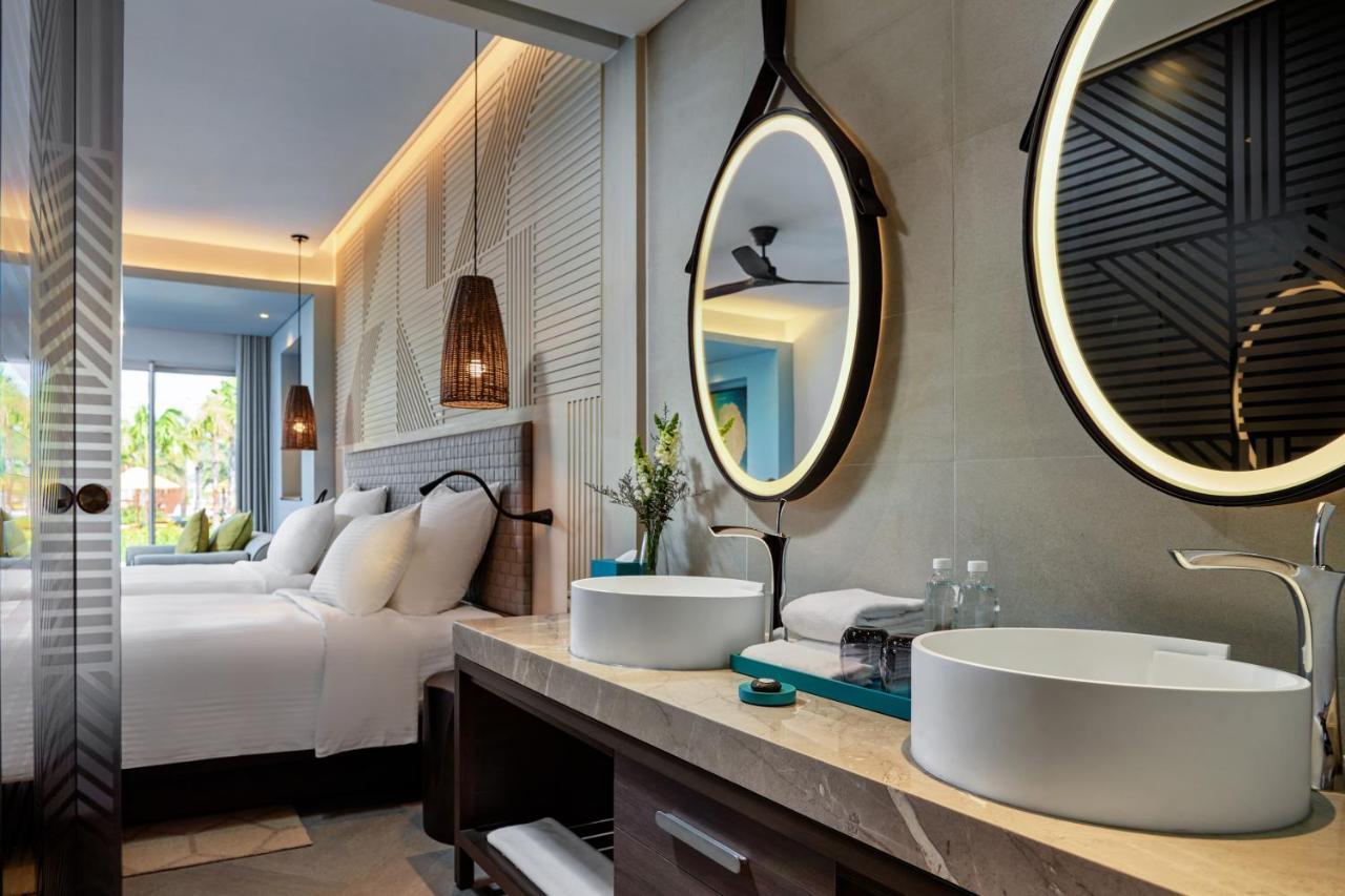 Superior Room with Two Zip Beds and Balcony