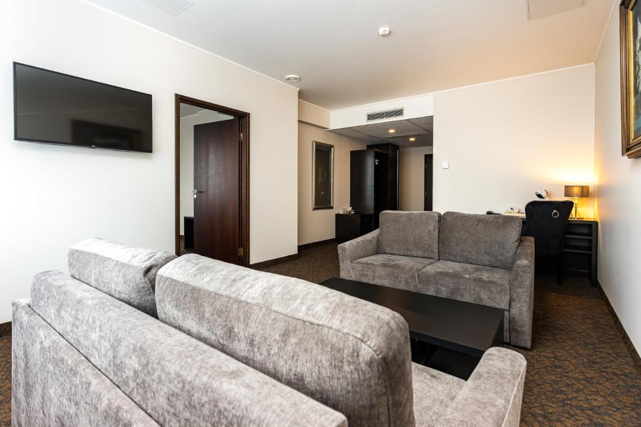 One-Bedroom Suite
