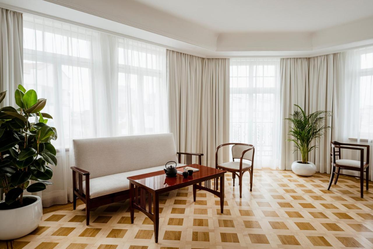 Art Deco Suite