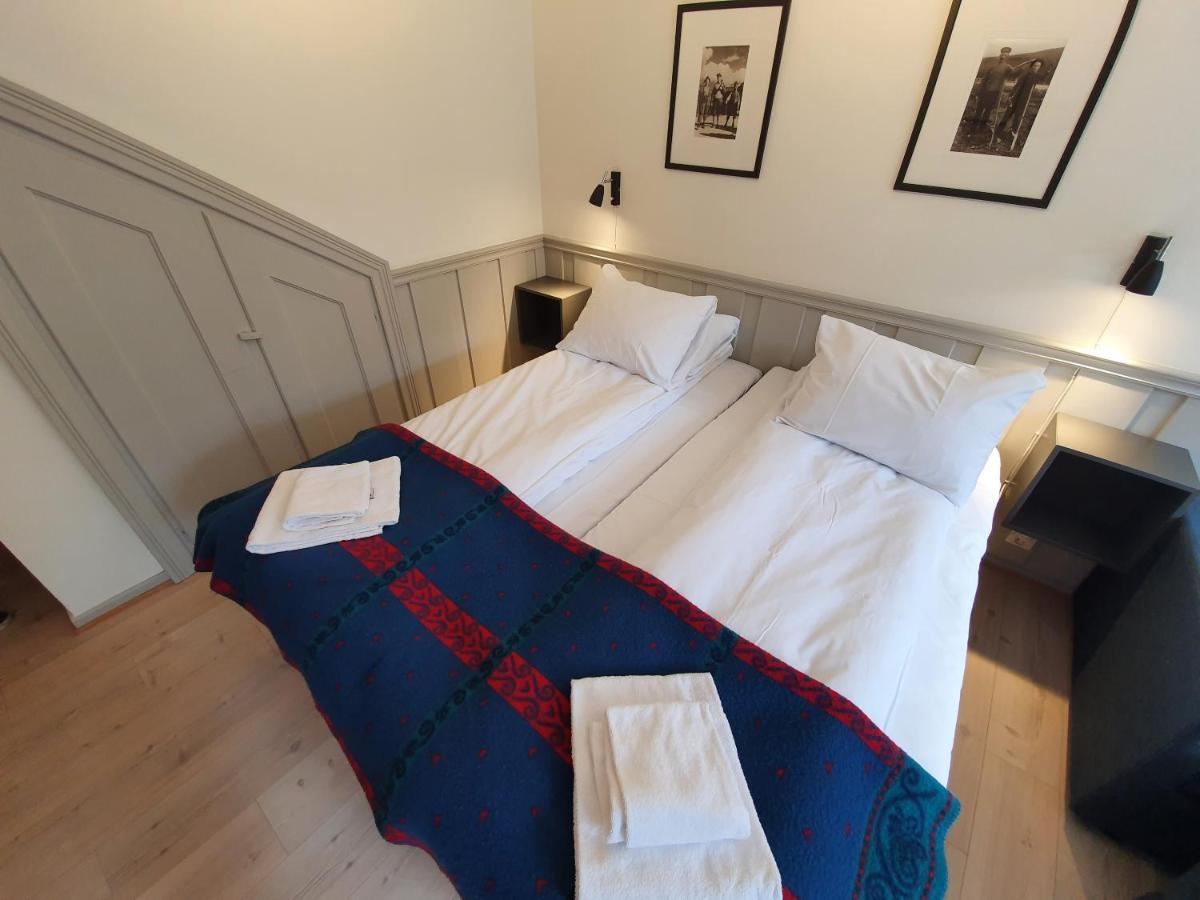 Standard Double or Twin Room,1301627680:JPEG