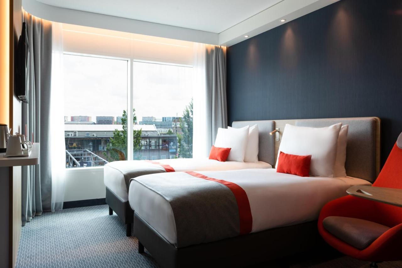 Standard Twin Room with Two Twin Beds and City View - Top Floor