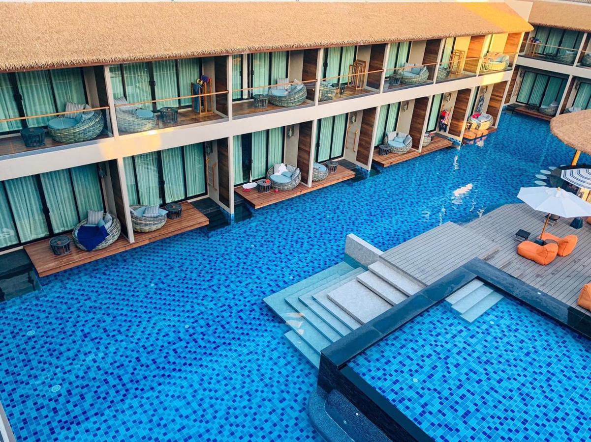 Deluxe Double or Twin Room with Pool Access,938479255:JPEG