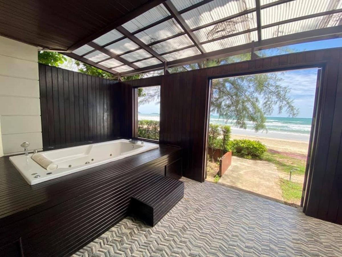 Deluxe Jacuzzi Room with Sea View,439559154:JPEG