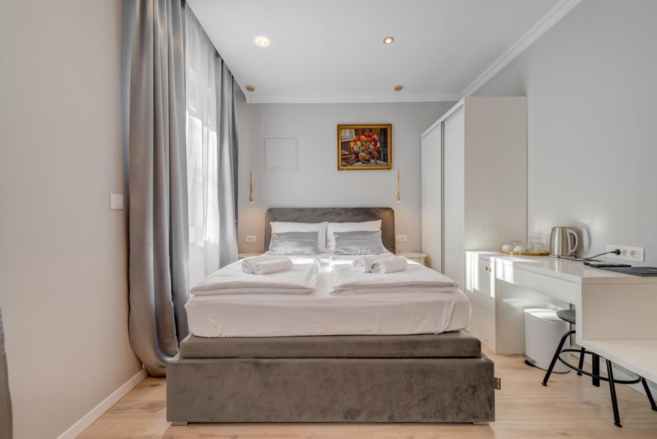 Deluxe Double Room,1043416111:JPEG