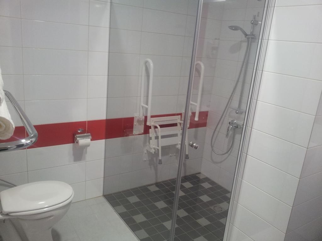 Standard Triple Room,104757206:JPEG