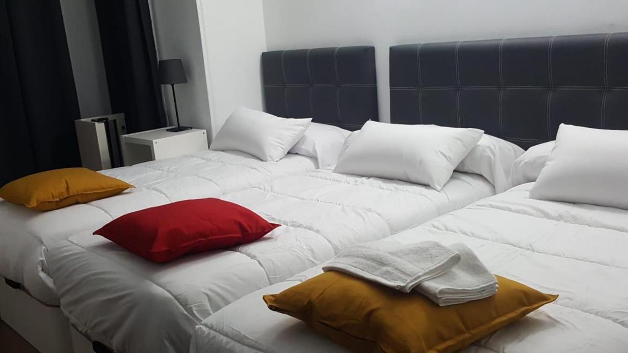 Family Room with Terrace,1047885886:JPEG