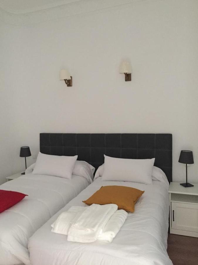 Family Room with Private Bathroom,1049746441:JPEG