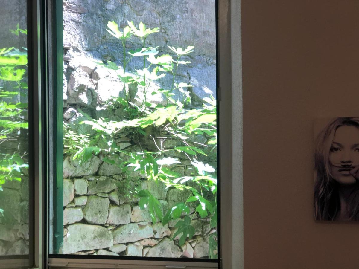 Studio Apartment,1111802823:JPEG