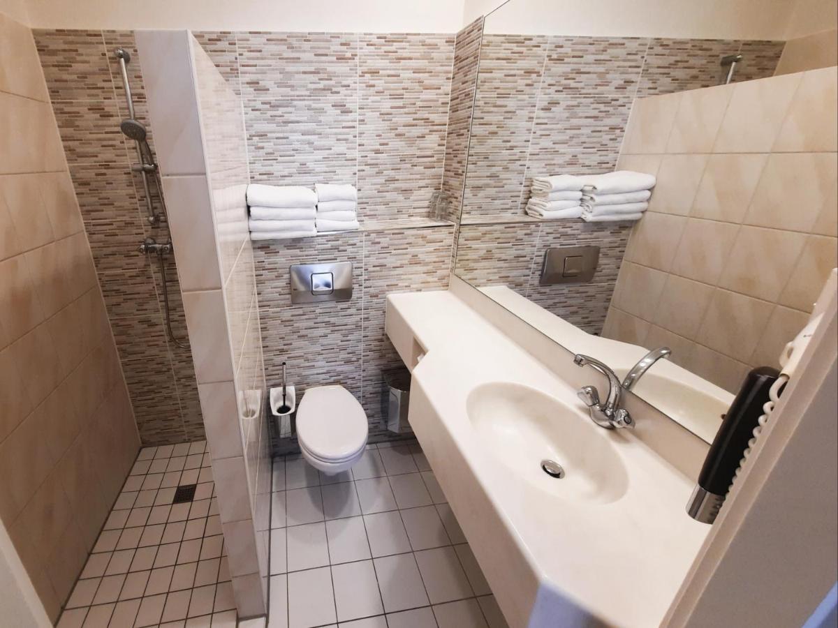 Quadruple Room,1068228001:JPEG