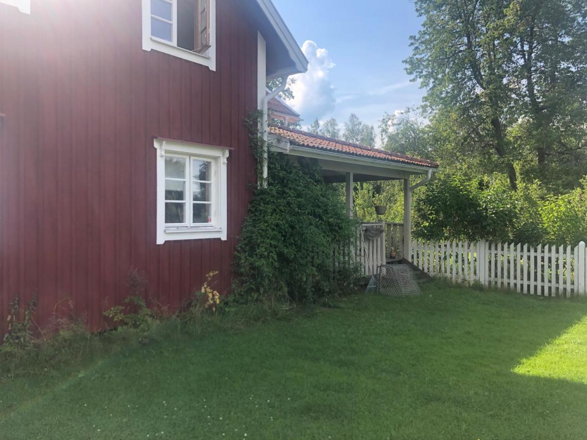 Villa med utsikt över trädgården