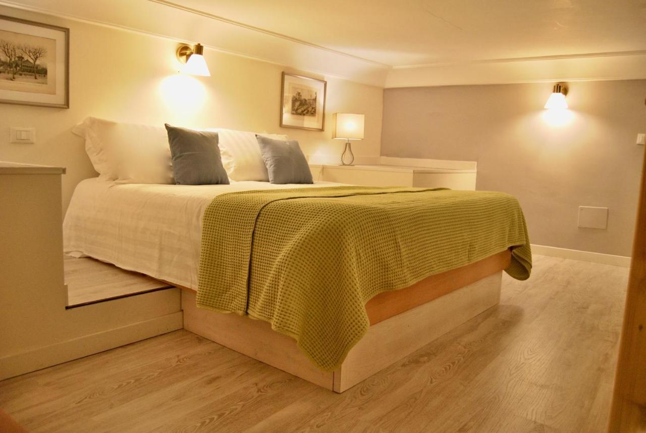 Værelse med queensize-seng