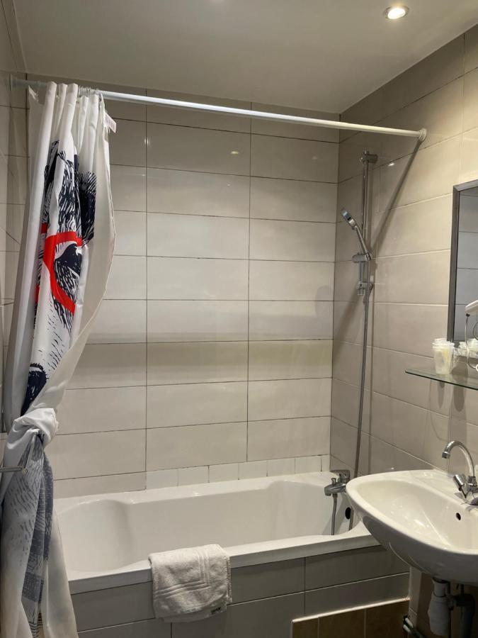 Superior Double Room Bath