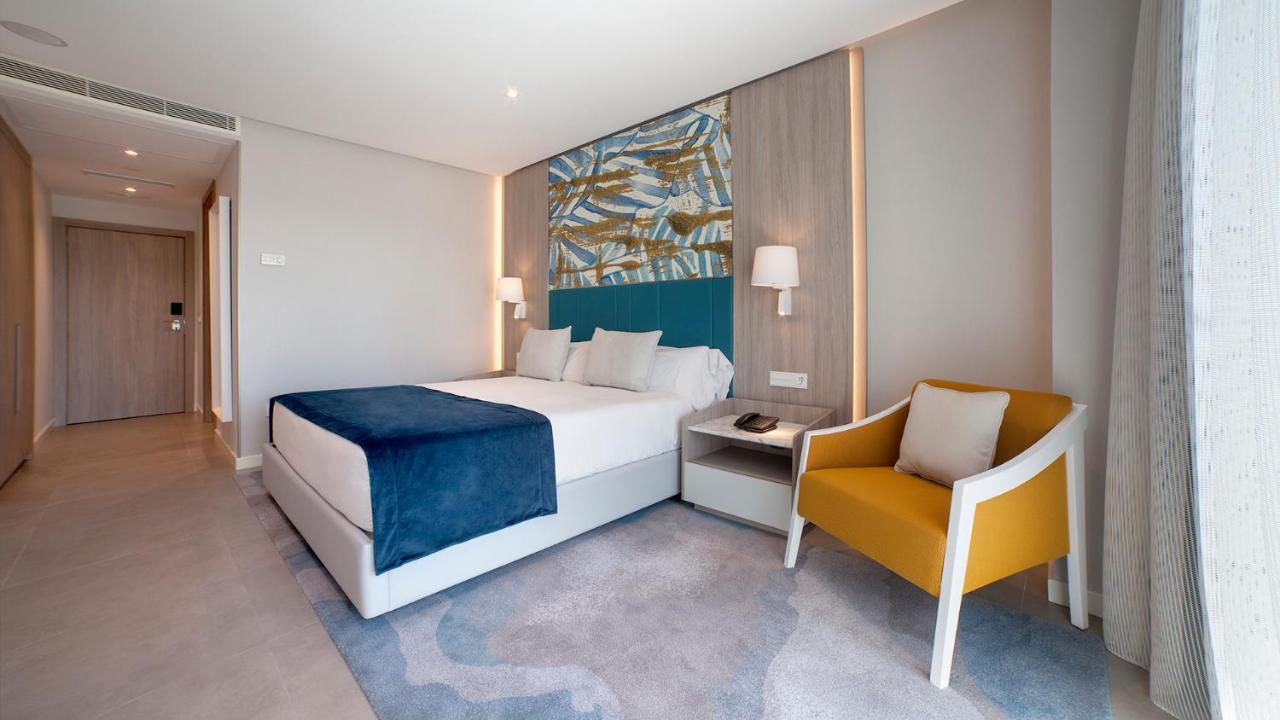 Dubbelrum/Tvåbäddsrum Premium Deluxe med utsikt över poolen