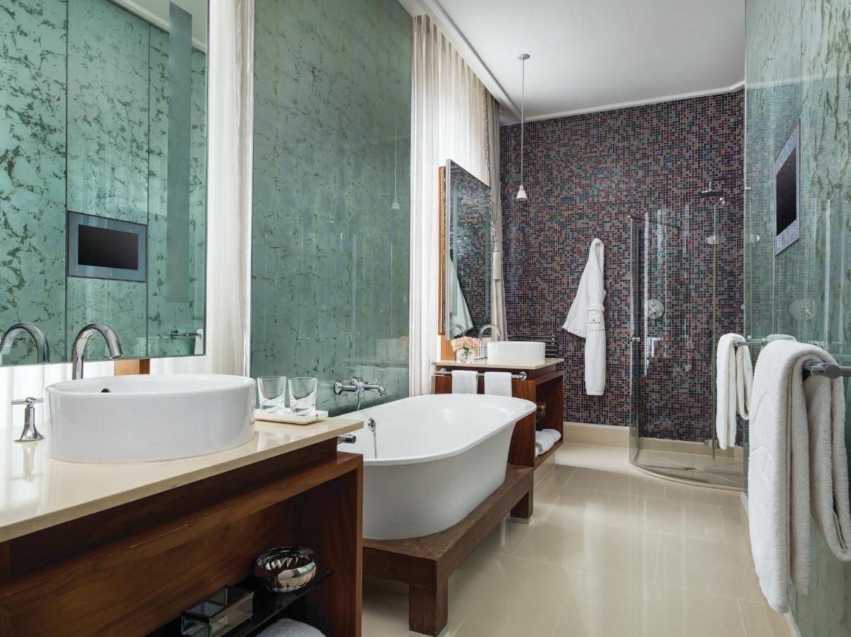 Infinity Suite