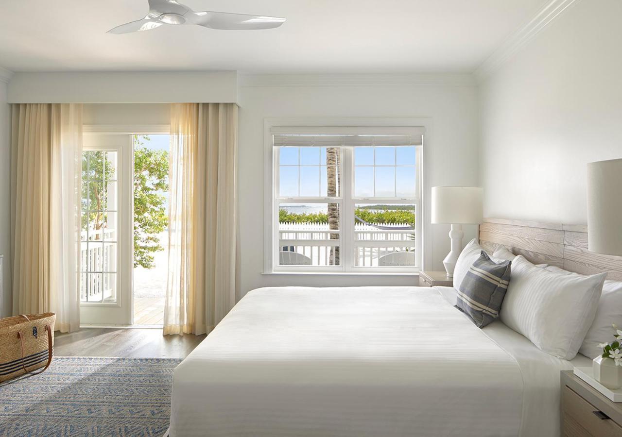 Three-Bedroom Villa Waterfront