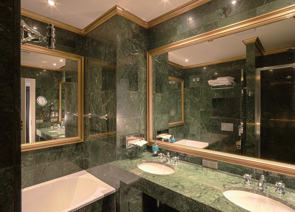 Suite,1212064645:JPEG