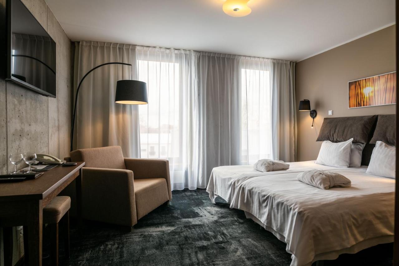 Superior ‑ Kahden hengen huone ‑ Twin/Double ‑ Sis. pääsyn spa-alueelle