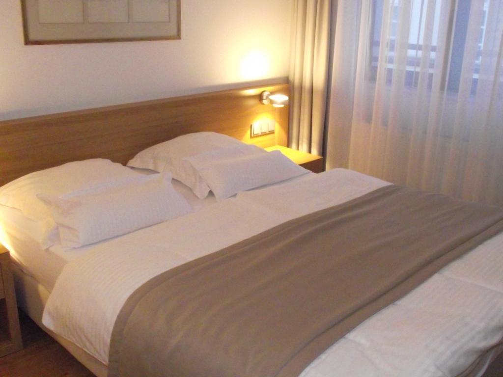 Standard Double Room,11454122:JPEG
