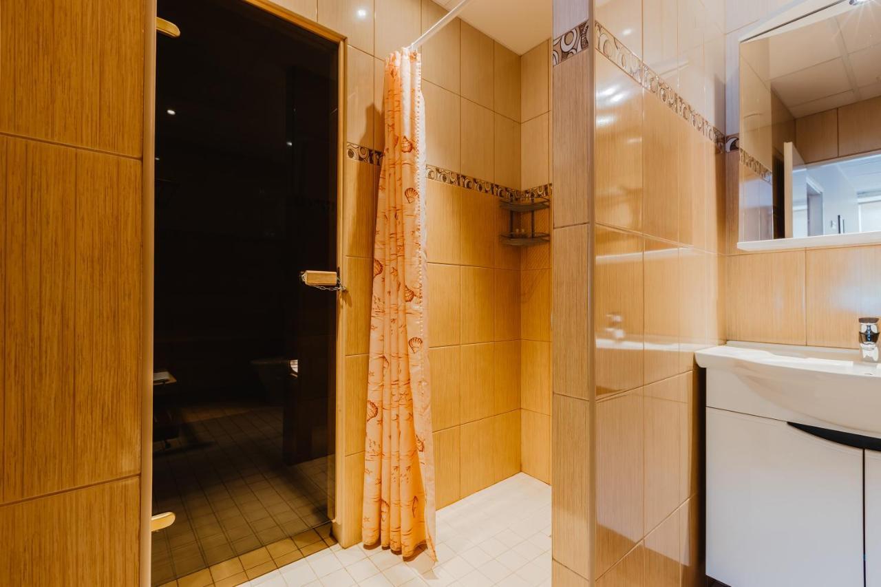 Two-Bedroom Apartment Sauna
