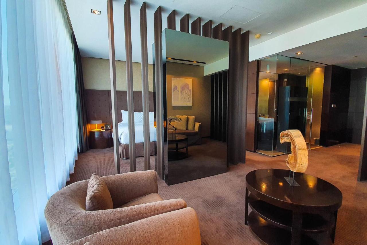Junior King Suite Non-Smoking