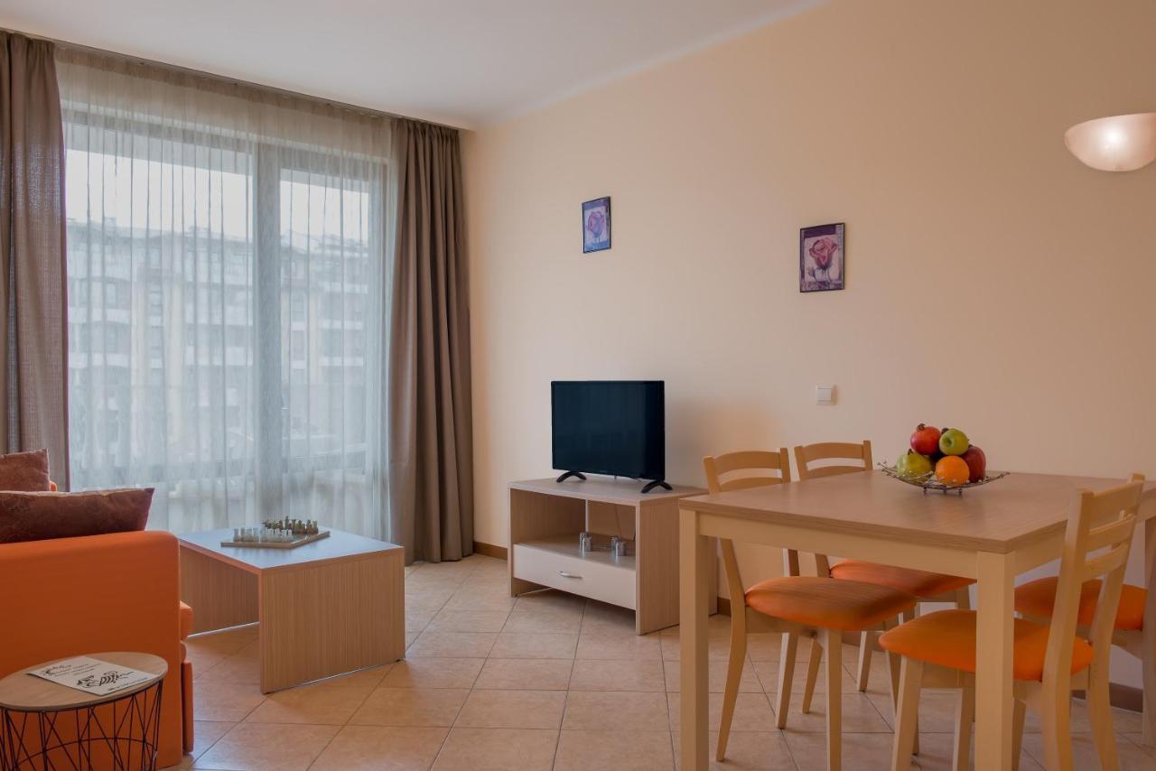 One-Bedroom Apartment,54000388:JPEG