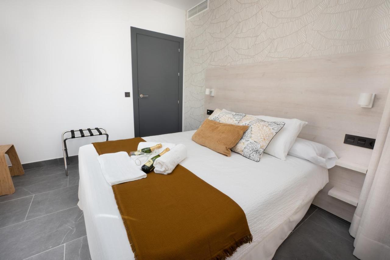 One-Bedroom Apartment,1126915341:JPEG