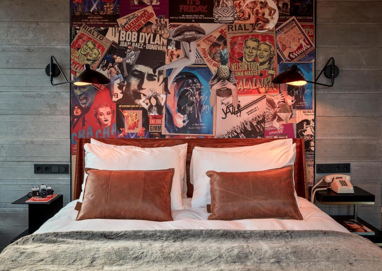 Deluxe Corner Room
