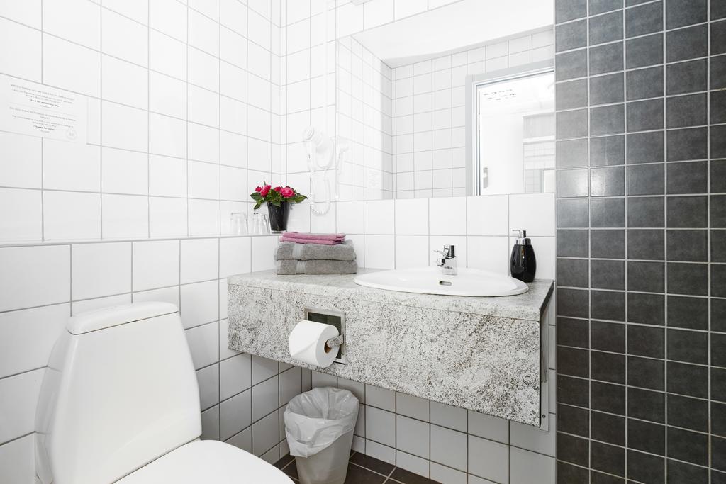 Standard Twin Room,112497774:JPEG