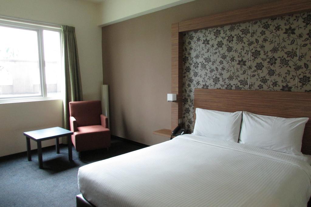 Day Use - Deluxe Double Room from 12pm to 6pm (6hours),1233755489:JPEG