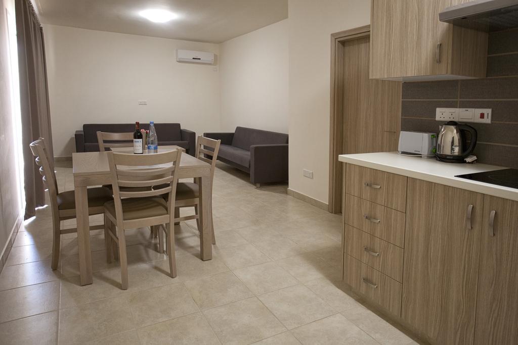 Superior One-Bedroom Apartment