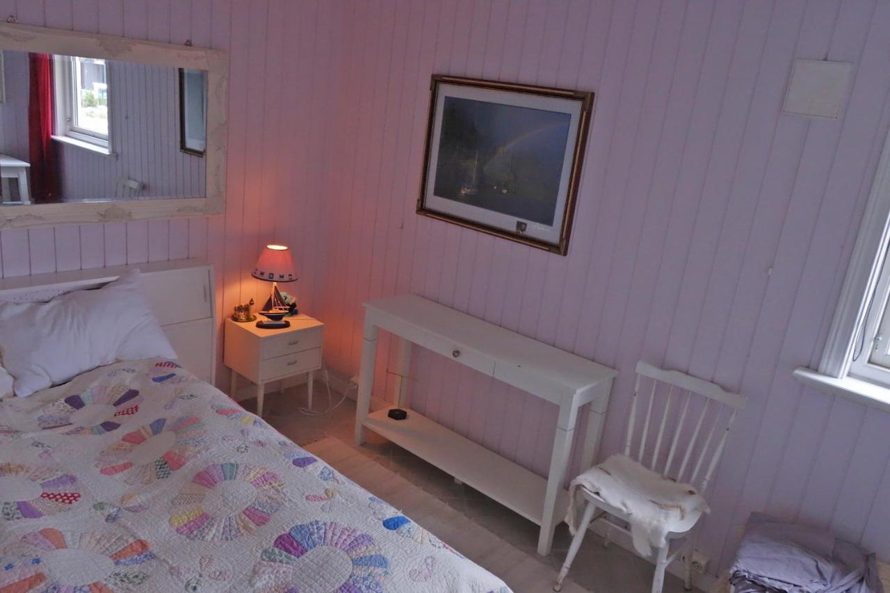 Dobbeltrom med hageutsikt
