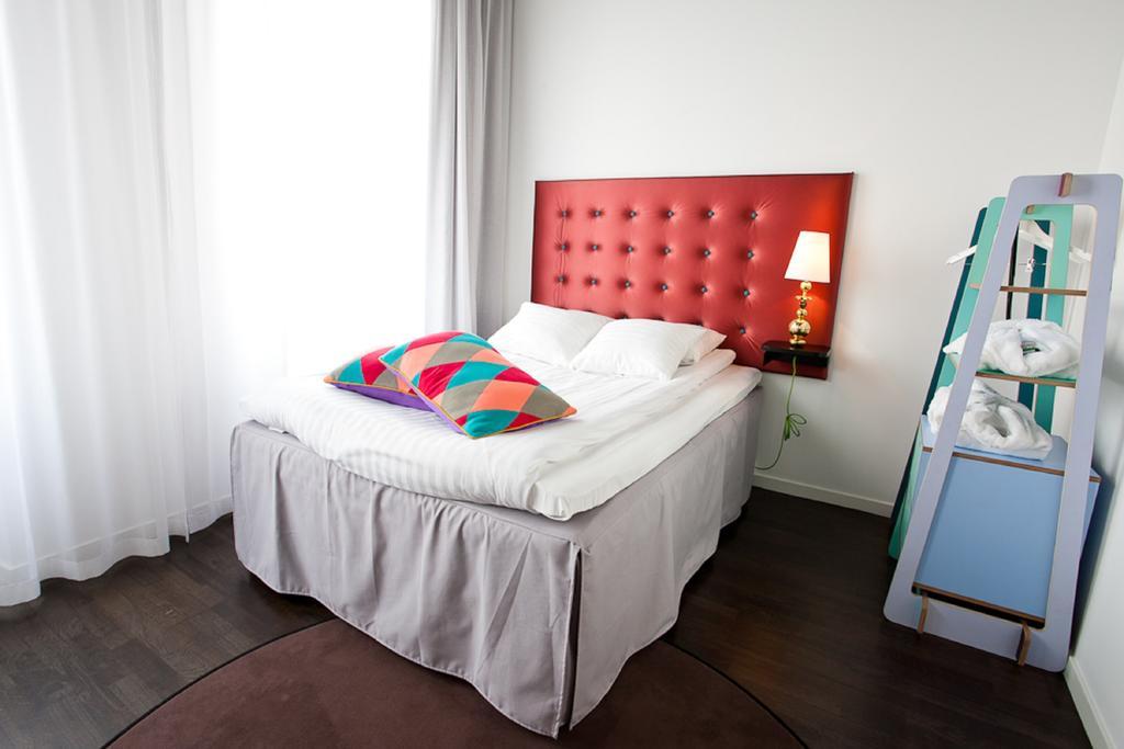 Large Single Room (140 cm bed),277711177:JPEG