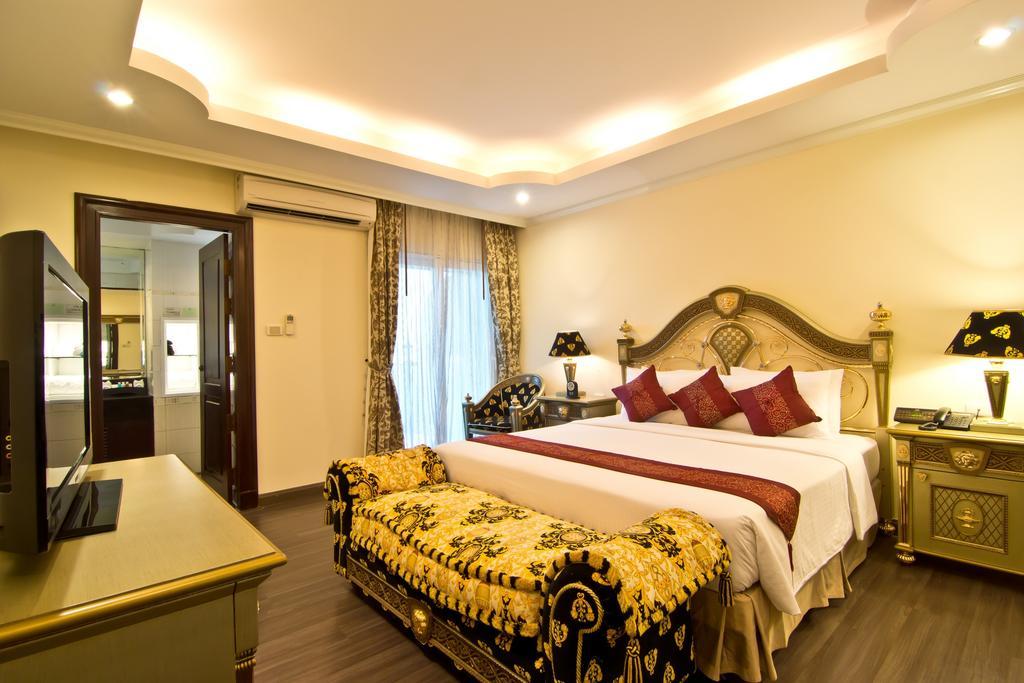 Special Offer - Versace Suite,112814184:JPEG