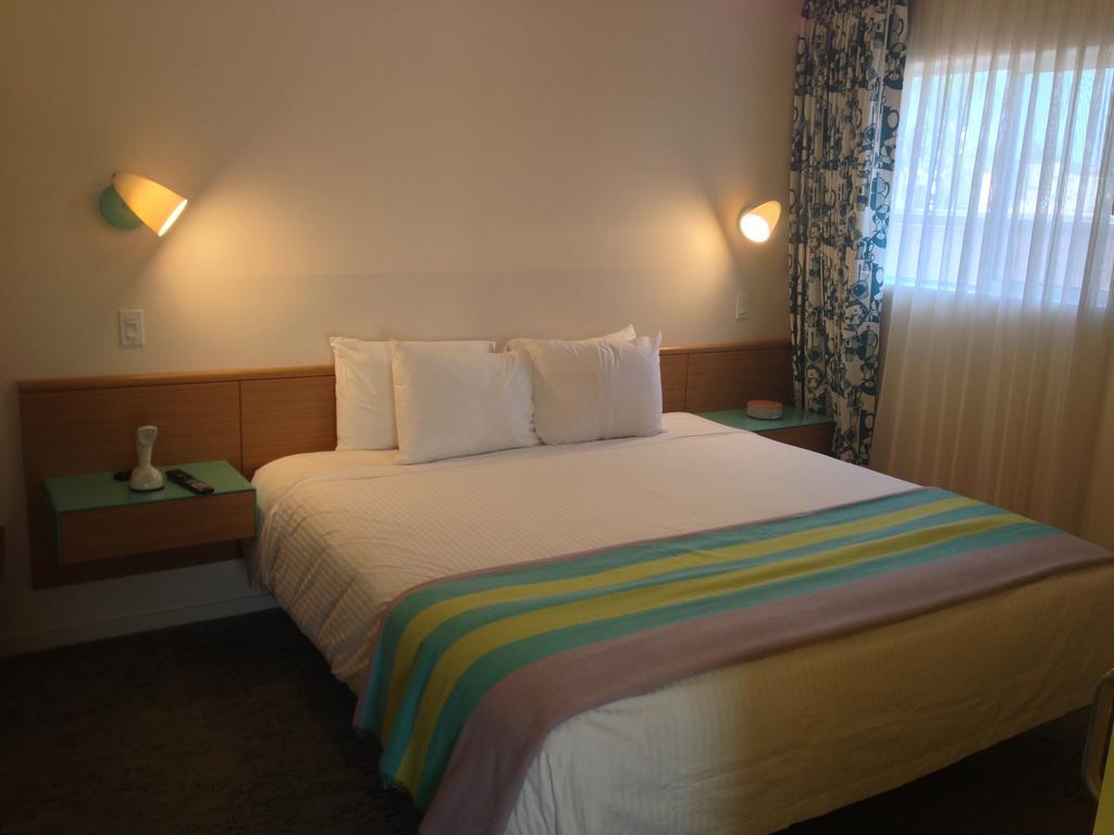 Cali King,130447895:JPEG