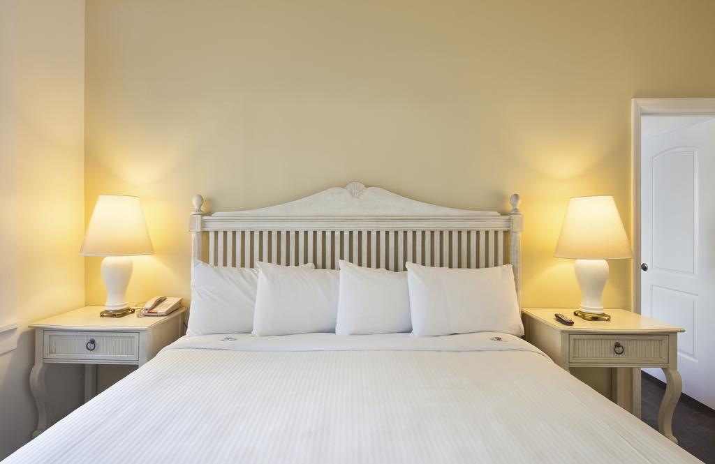 Rom med queen-size-seng