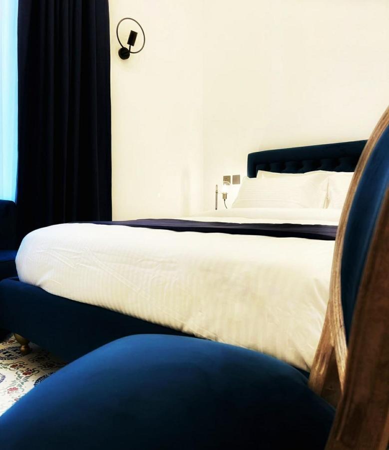 Queen Suite