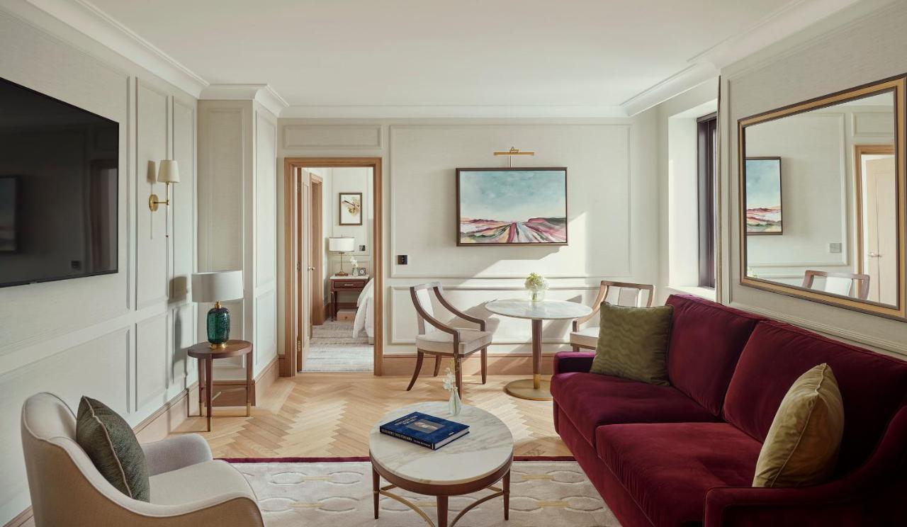 Executive City View Suite exclusive access to Cadogan private gardens