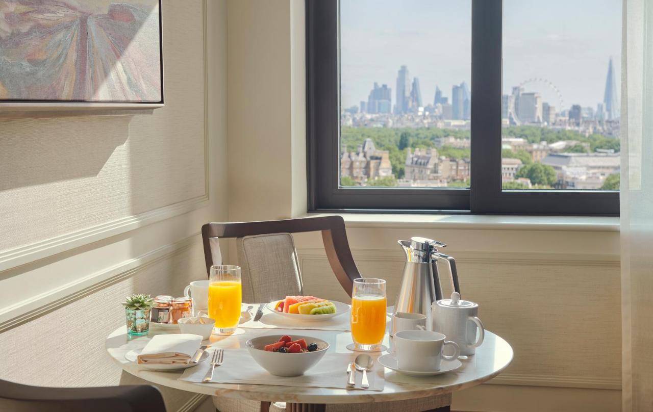 Executive City View Suite exclusive access to Cadogan private gardens