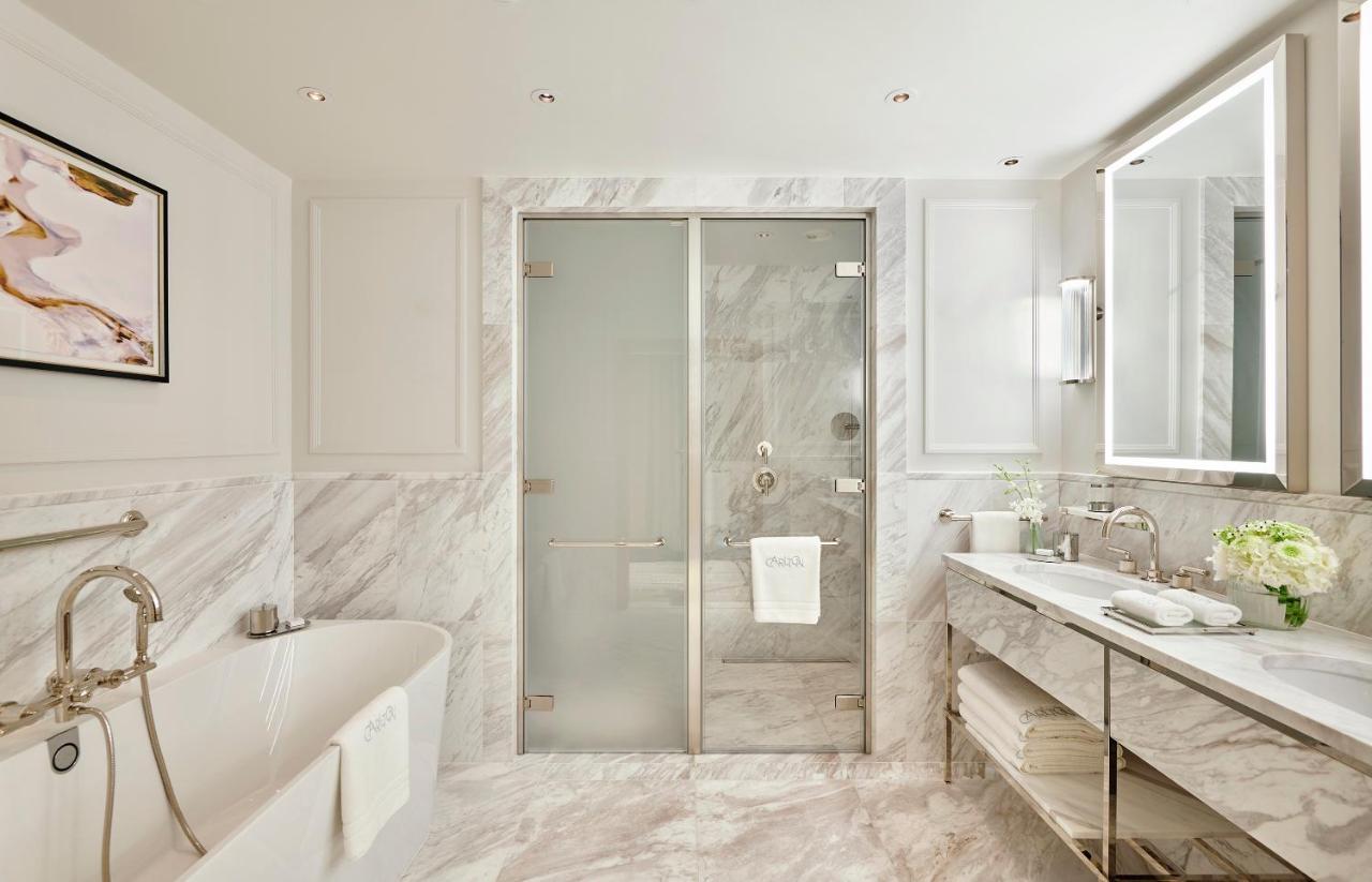 Luxury Suite exclusive access to Cadogan private gardens