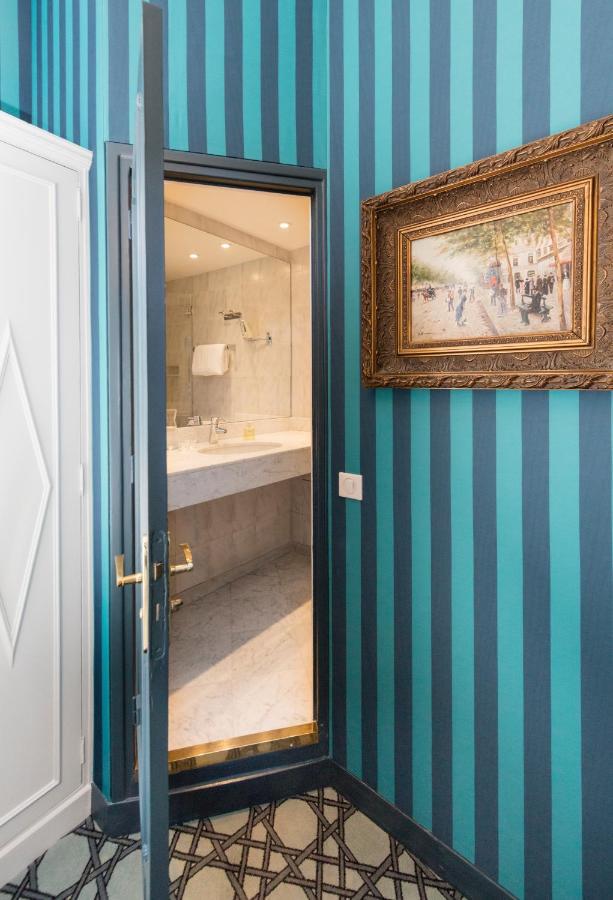 Classic Double Room Shower