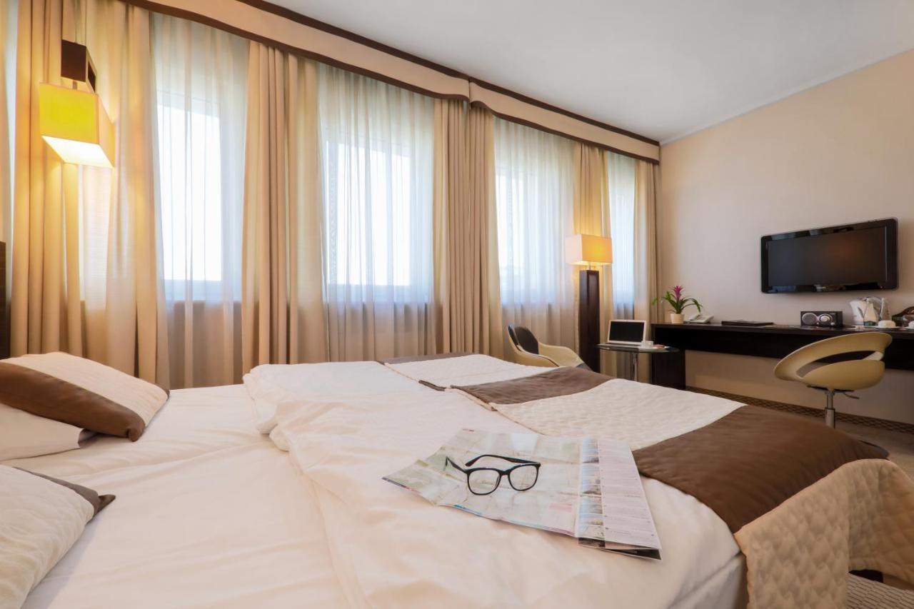 Large Single Room