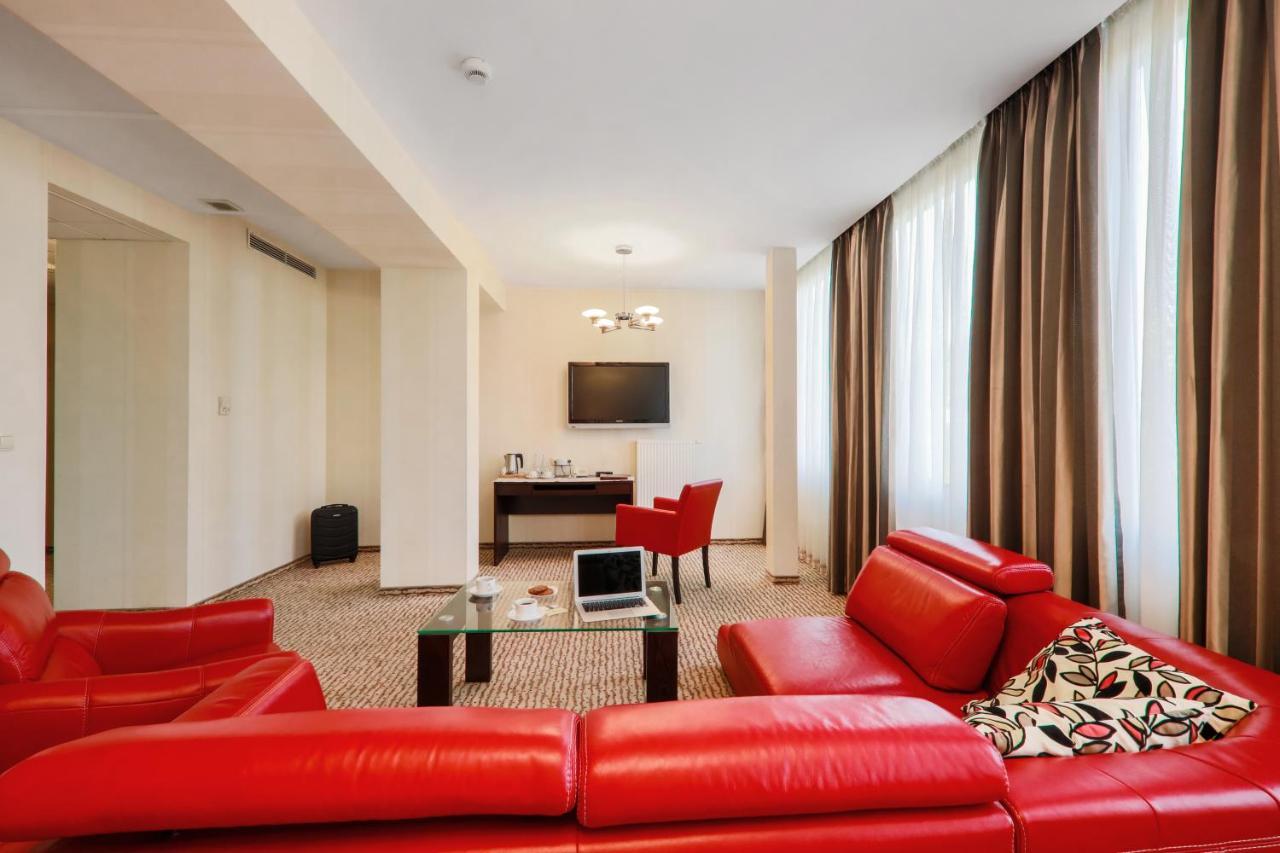 Standard Double Suite