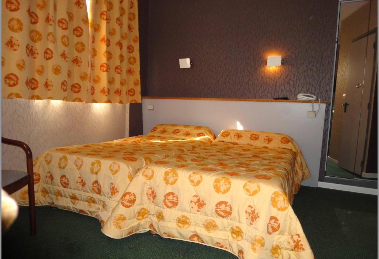 Double or Twin Room Bathroom