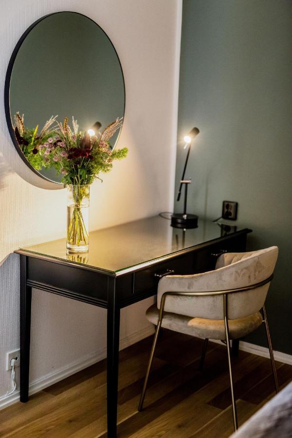 Compact Double Room (140 cm bed),1318343053:JPEG