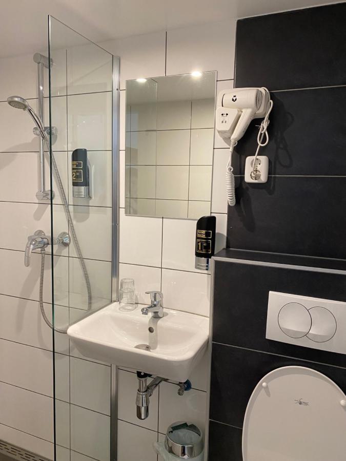 Double or Twin Room Private Bathroom