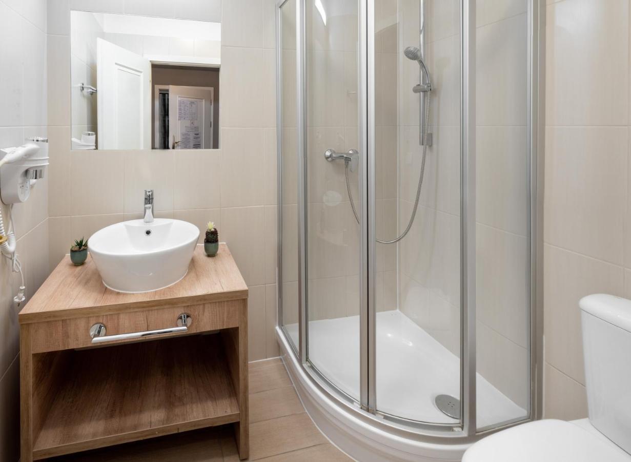 Deluxe Double Room,1574685179:JPEG