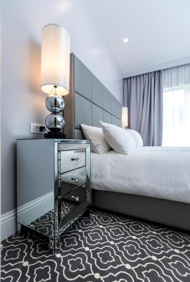 Luxury King Room Balcony