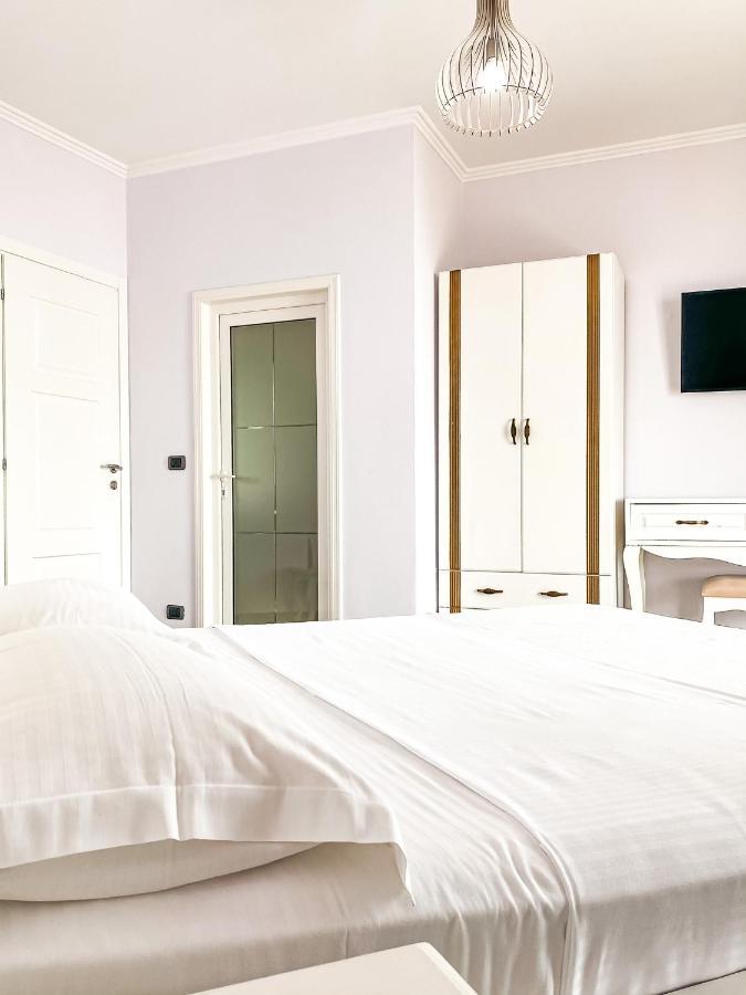 Double Room,1420541727:JPEG